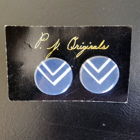 Vintage 80s Oversized Blue Chevron Stud Earrings - Picture 1 of 1